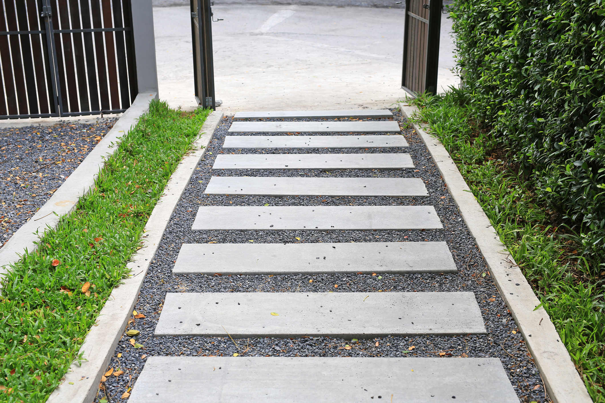 玄関・門まわり